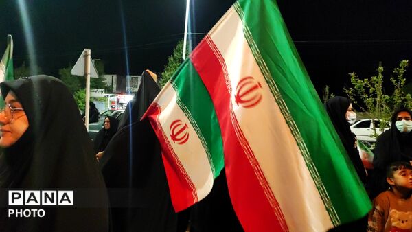 معمولان در شب چهل و چهارم، چراغ انقلاب را روشن کردند