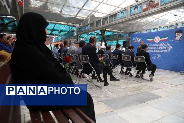 آیین غبارروبی مزار شهدا با حضور اصحاب رسانه در قم