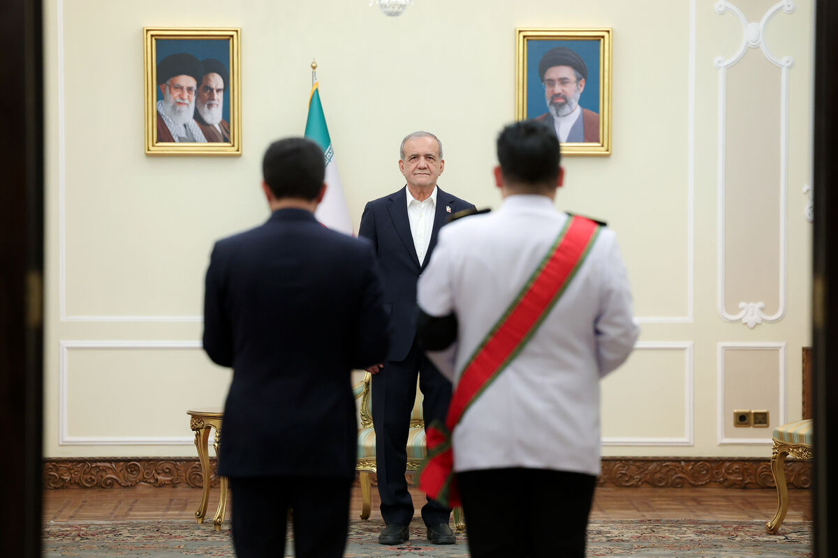 ‌ملت ایران ‌صلح‌طلب است/ ذهنیت‌ ‌برخی کشورهای اروپایی نسبت به ایران ‌منطبق با واقعیت‌ نیست
