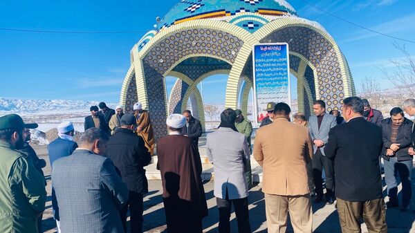 غبارروبی گلزار شهدای گمنام شهرستان باخرز