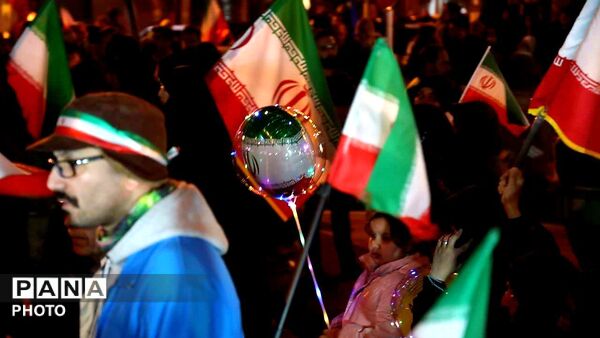 حضور خردسالان و نوجوانان در قیام سی‌وهشتم