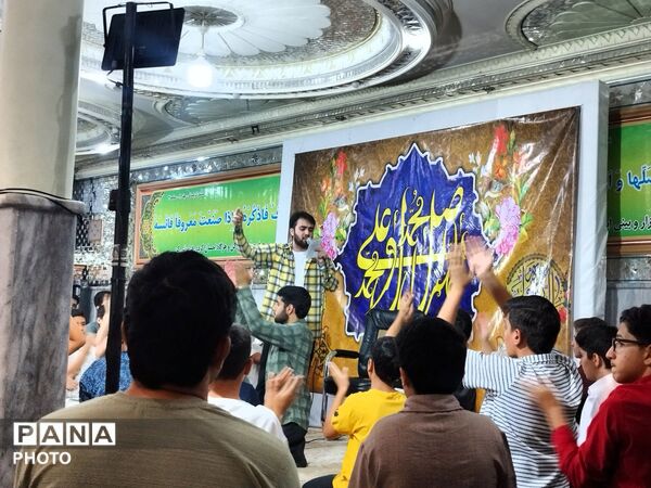 طنین جشن میلاد در مسجد فدائیان شاهزاده قاسم نیشابور