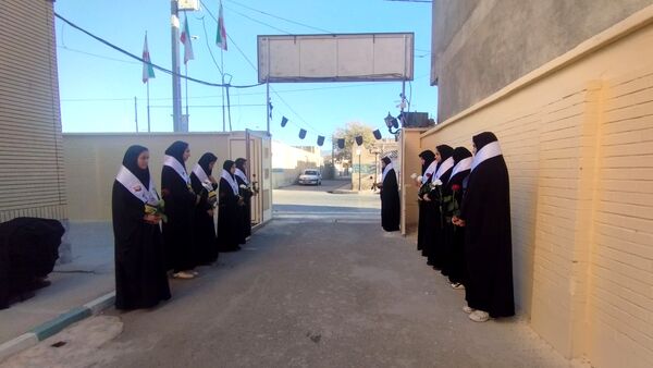 دبیرستان دخترانه حضرت معصومه سلام الله علیها میزبان پیکر شهید گمنام 