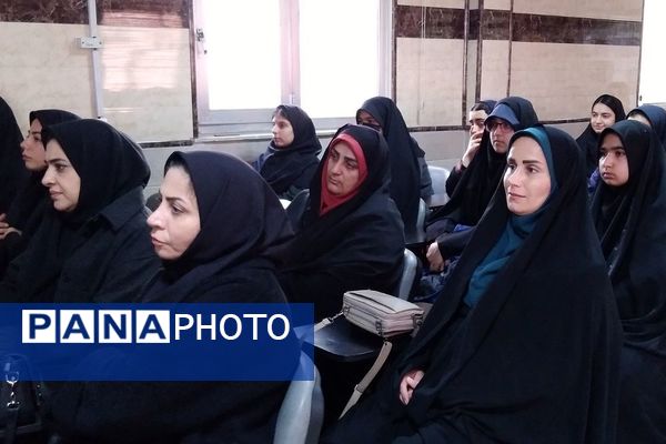 آیین تجلیل از برگزیدگان آموزشی، پژوهشی و فرهنگی شهرستان فیروزکوه