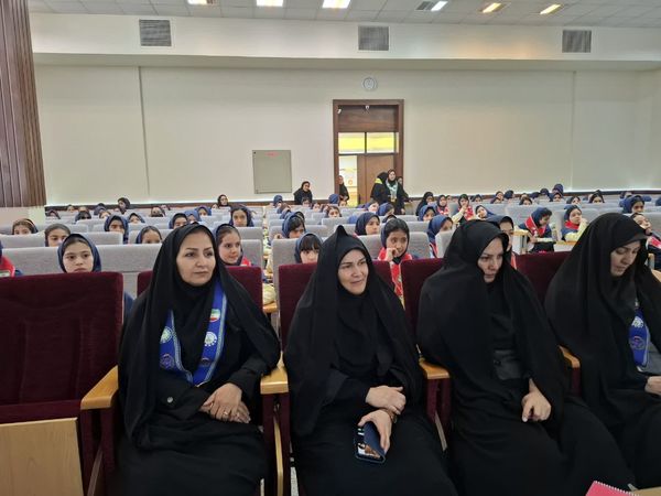 برگزاری مراسم یاوران انقلاب در دبستان آرمینه مصلی نژاد ناحیه ۶ مشهد 