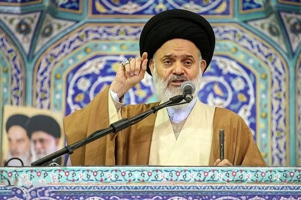 مسئولان برای حل مشکلات معیشتی مردم چاره اندیشی کنند