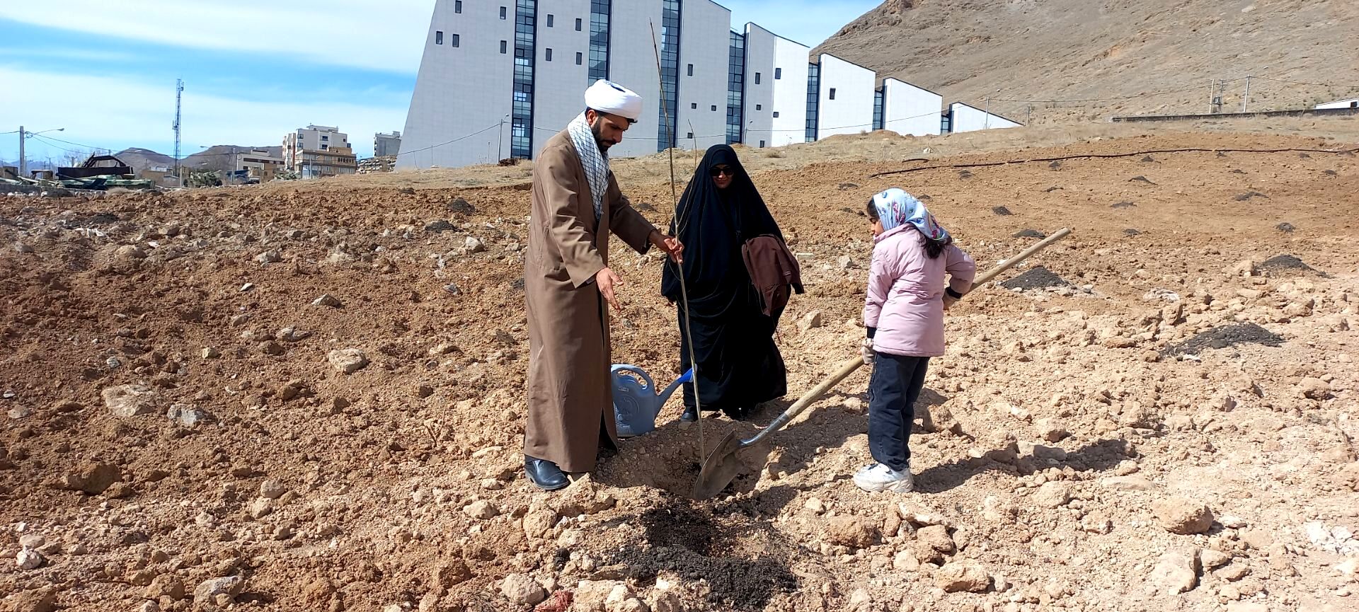 روز درختکاری در شهرکرد 