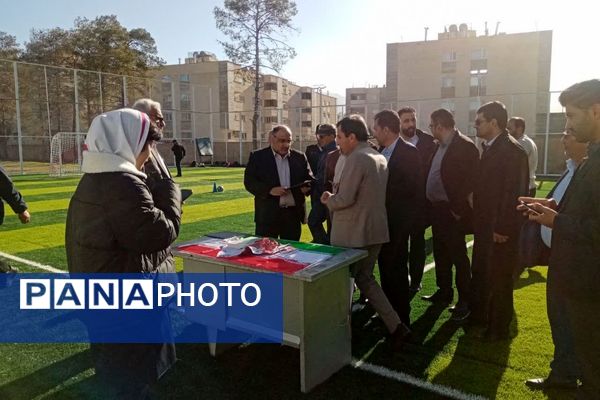  خدمت‌رسانی دولت به مردم زرقان در دهه فجر 