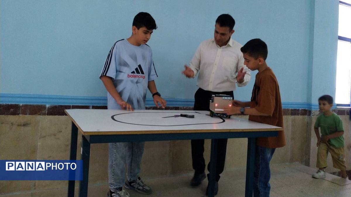 نخستین دوره مسابقات نوآوران رباتیک شهرستان نظرآباد