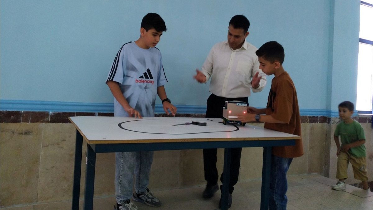 نخستین دوره مسابقات نوآوران رباتیک شهرستان نظرآباد