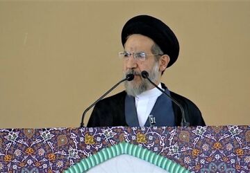 امام خمینی (ره) نماد سیاست‌ورزی انقلابی و تحول‌آفرین هستند