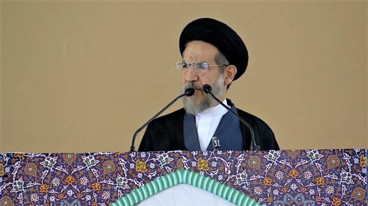 امام خمینی (ره) نماد سیاست‌ورزی انقلابی و تحول‌آفرین هستند