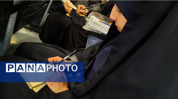 اولین نشست روسای تشکل‌های دانش‌آموزی مدارس سمپاد استان در دبیرستان فرزانگان ۲دوره دوم ناحیه۷ مشهد 