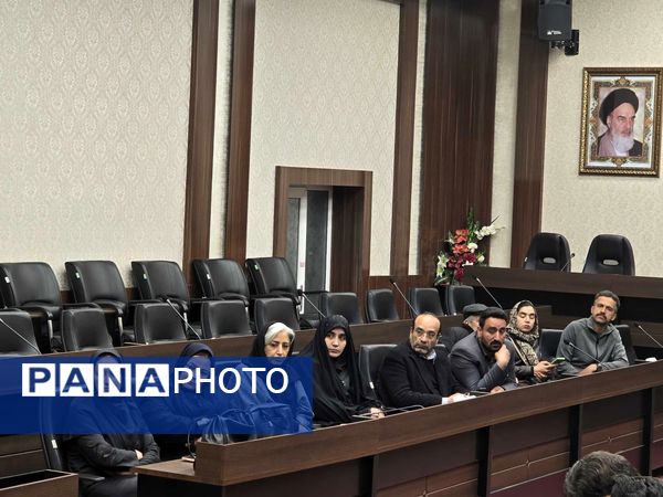 گردهمایی معاون استاندار و فرماندار ویژه تربت حیدریه با فعالان گردشگری و صنایع دستی در آستانه بهار