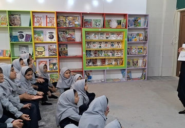 ماجراجویی دانش آموزان میبدی در دنیای کتاب‌ها