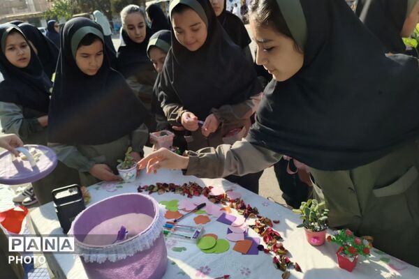  ایستگاه‌ نشاط و شادی در دبستان رضوان