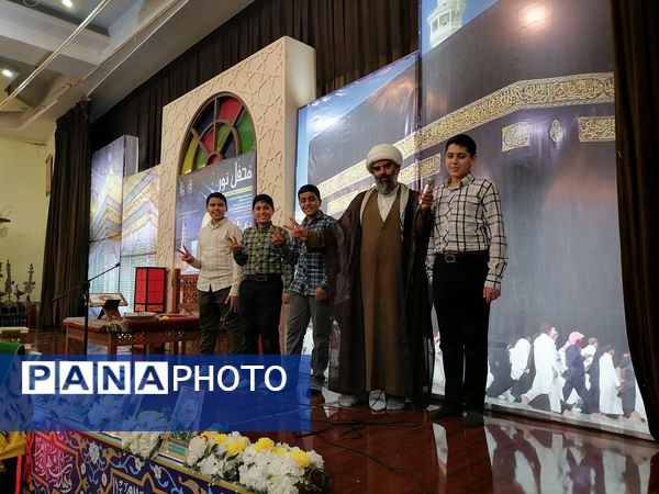 محفل نور در حمایت از دفاع مشروع نیروهای مقاومت سپاه پاسداران