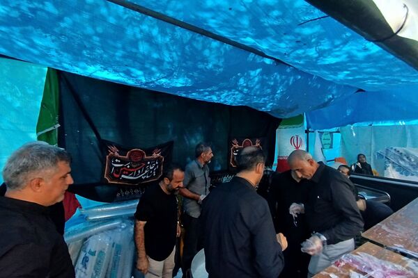 برپایی موکب های مختلف در مسیر پیاده روی اربعین در ناحیه دو شهرری 