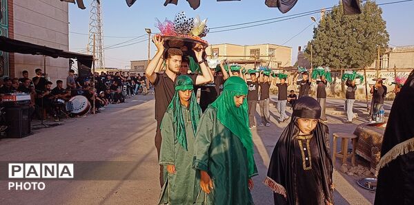 برگزاری مراسم تعزیه در روستای دهنو آورزمان با حضور اهالی منطقه