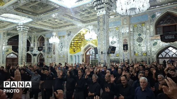 طنین یا حسین در سومین شب محرم از حرم حسین بن الموسی الکاظم (ع)
