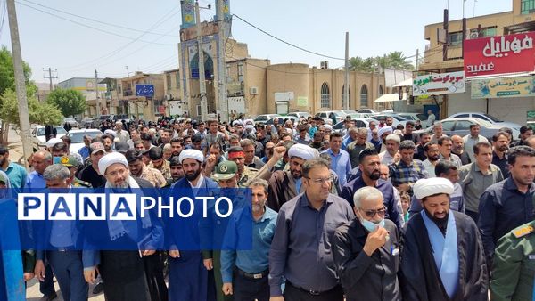 مردم حاجی‌‌‌آباد در جواب اسرائیل پای در خیابان‌ها نهادند