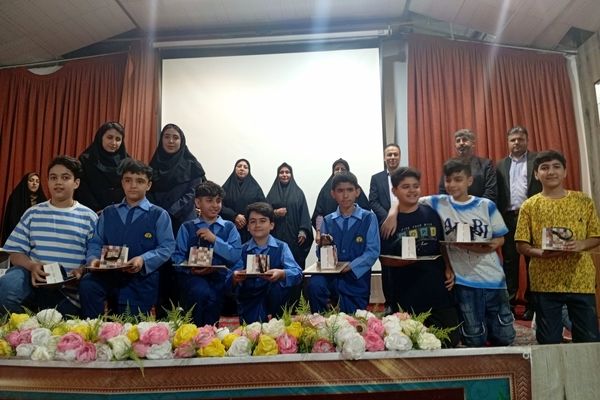 تجلیل از تئاتر دانش‌آموزی  و خبرنگاران پانا در کانون شهید مطهری شهرستان ساوجبلاغ 