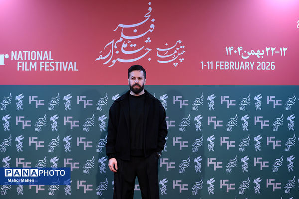 نشست نقد و بررسی فیلم «بیلبورد» در چهل و چهارمین جشنواره ملی فیلم فجر