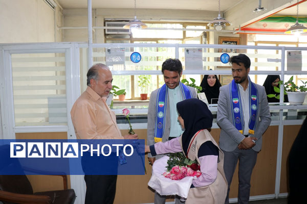 سپاس معلم در اداره آموزش و پرورش خراسان رضوی توسط دختران پیشتاز