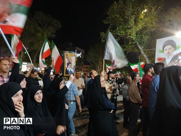 موج حماسه مشهدیان در بلوار احمد آباد 