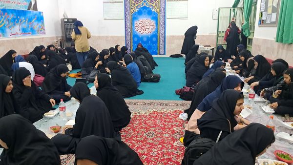 افطار و محفل انس با قرآن در ماه میهمانی خدا در گناباد