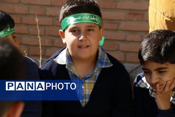 حضور پرشور دانش آموزان محلاتی در راهپیمایی 13 آبان 