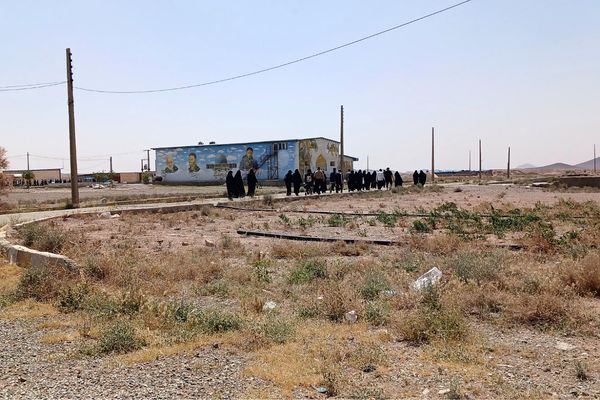 فرهنگیان ملارد به یاد شهدا در یادمان شهدای اقتدار زائر شدند