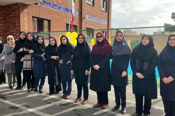 مدرسه خیری حسینی‌راد با چمن مصنوعی و پنل خورشیدی گشایش یافت
