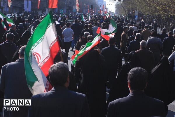 بیعت مردم تهران با سومین رهبر انقلاب