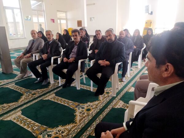 دومین جلسه هدایت تحصیلی پایه نهم دبیرستان نمونه دانش کاشمر