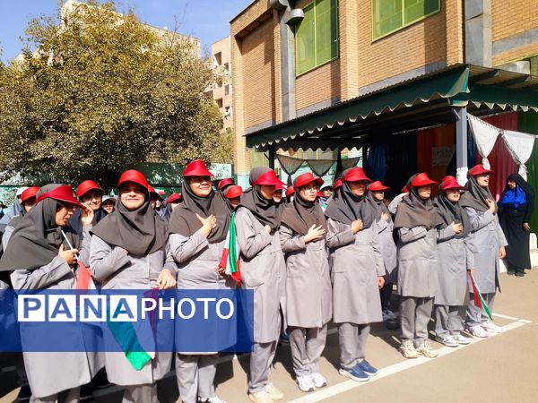 گرامیداشت هفته دفاع مقدس و زنگ مهر در مدرسه شایستگان