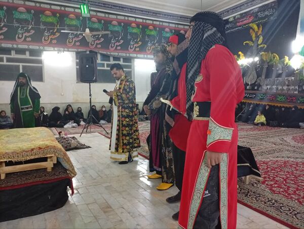 اجرای نمایش و شبیه خوانی دهه فاطمیه در تکیه ابوالفضلی روستای فدافن