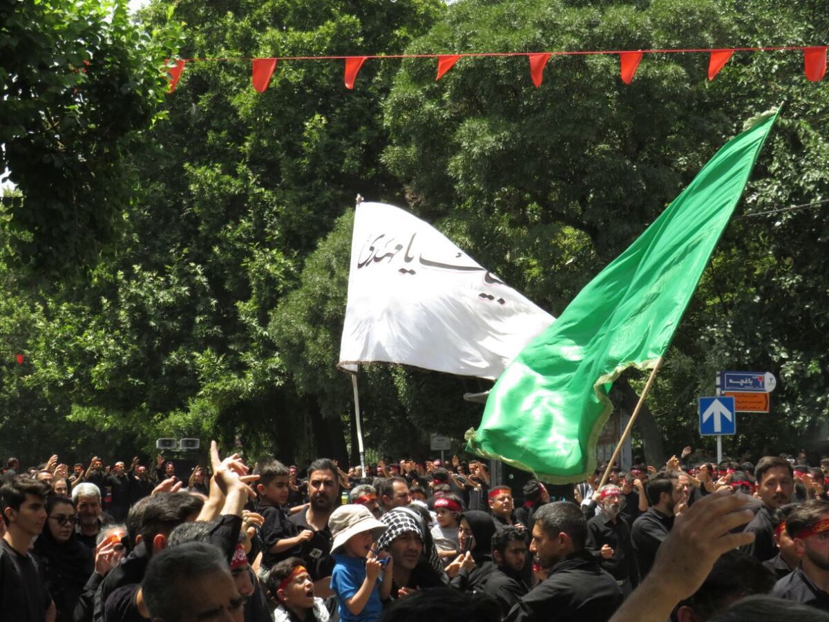 تاسوعا در همدان وقتی اشک، قلم را هدایت می‌کند