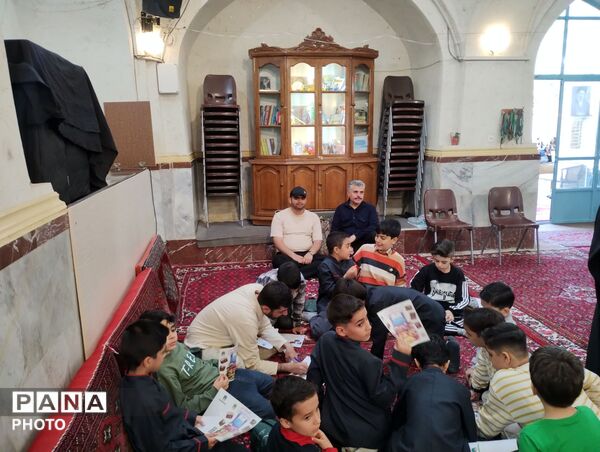  دانش‌آموزان همدانی یاد شهدای میناب را گرامی داشتند