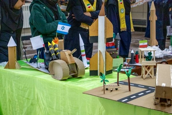 جشنواره دانش‌آموزی دور‌ریختنی‌ها توسط پیشتازان سازمان دانش‌آموزی محلات