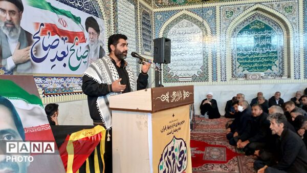 تجدید بیعت مردم بن با سومین رهبر انقلاب اسلامی در آیین گرامیداشت شهدای وطن