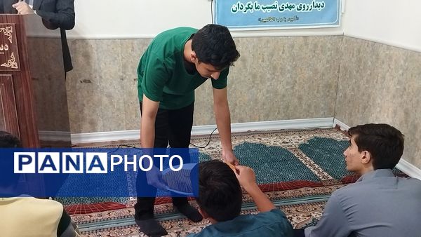 اولین نماز جماعت دبیرستان شاهد ابوذر غفاری در سال تحصیلی جدید 