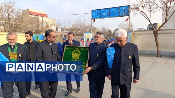 مراسم زنگ مقاومت در دبستان امیرمعزی 