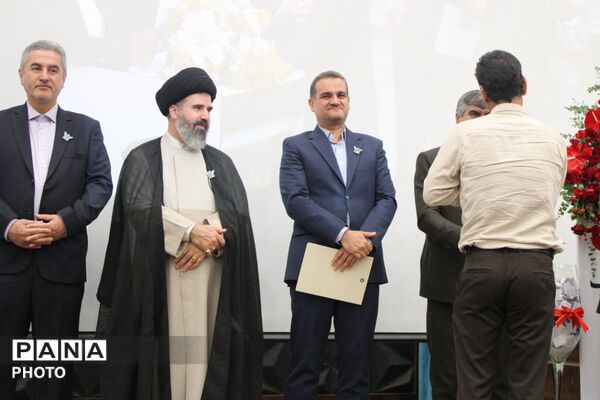مراسم بزرگداشت مقام معلم در پردیس