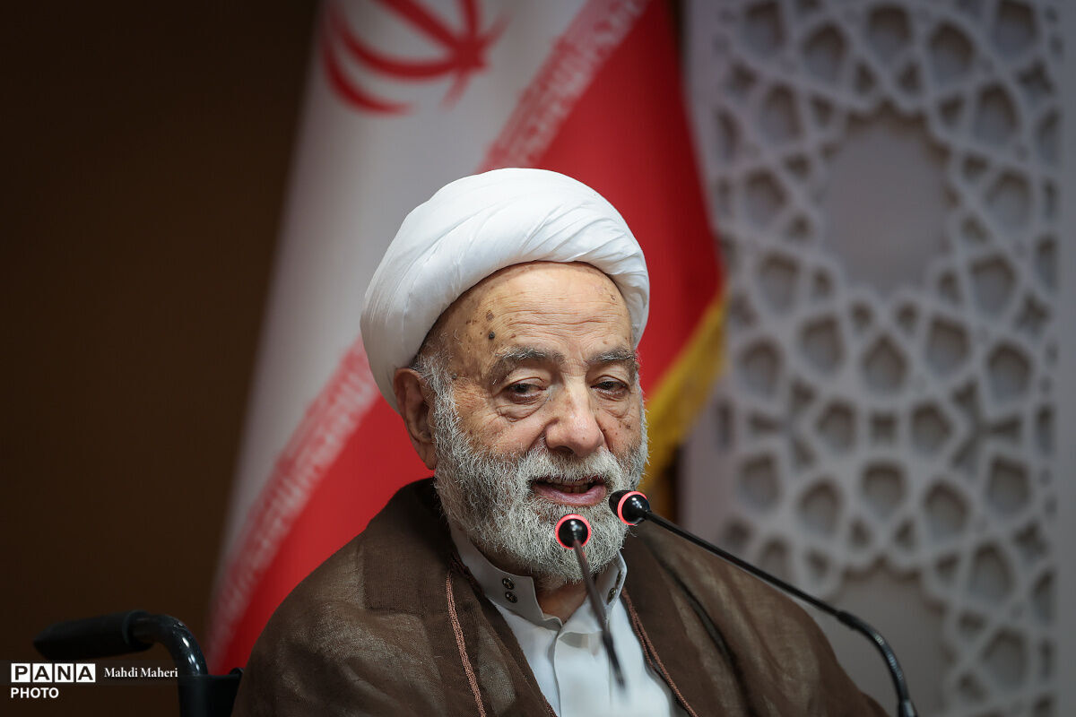 &laquo;نماز&raquo;؛ کلید تربیت نسل تراز انقلاب/ لزوم تبیین آثار تربیتی فریضه الهی برای دانش&zwnj;آموزان