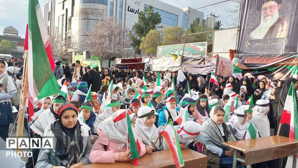 حضور مردم شهرستان شیروان در اربعین رهبر شهید و شهدای مدرسه میناب