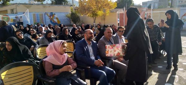 انتخابات انجمن اولیا و مربیان در دبستان دخترانه شهدا سامان 