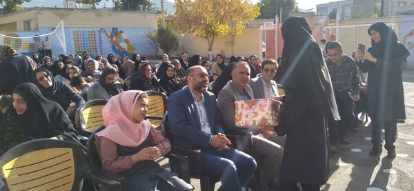 انتخابات انجمن اولیا و مربیان در دبستان دخترانه شهدا سامان 