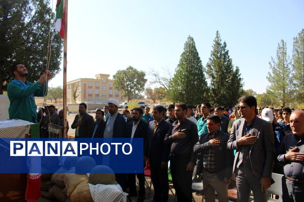 گرامیداشت هفته دفاع مقدس در مدرسه نخبگان عشایر گنجه‌ای یاسوج