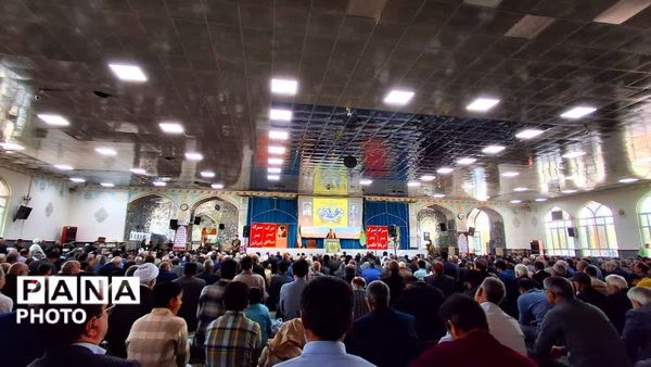 نماز جمعه ای با عطر رمضان در کاشمر 